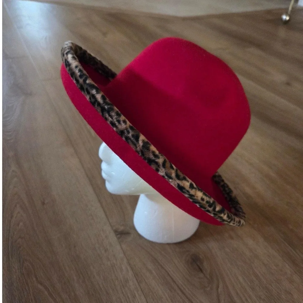 First Issue Liz Claiborne Red Wool Felt Hat Leopard Print Faux‎ Fur Rolled Brim